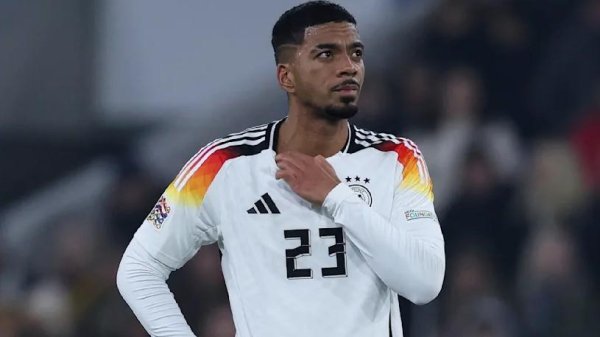 乐蒙网 图片报：莱比锡边卫亨里希斯步行3.5公里去训练以锻炼跟腱